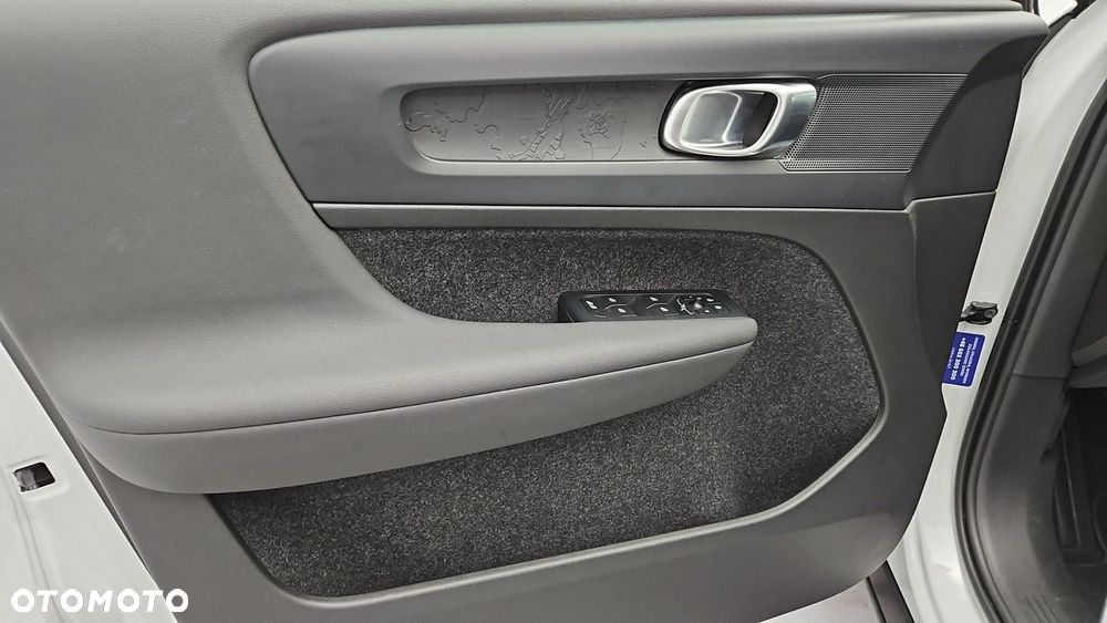Volvo XC 40 82kWh Recharge Twin AWD Plus - 11