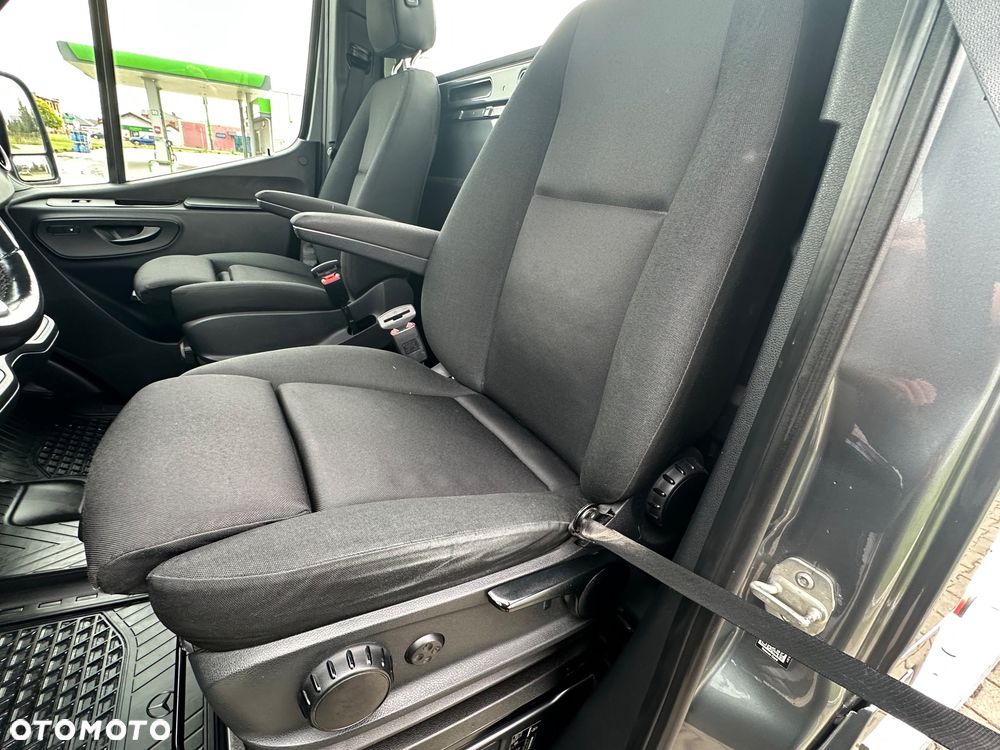 Mercedes-Benz Sprinter - 18