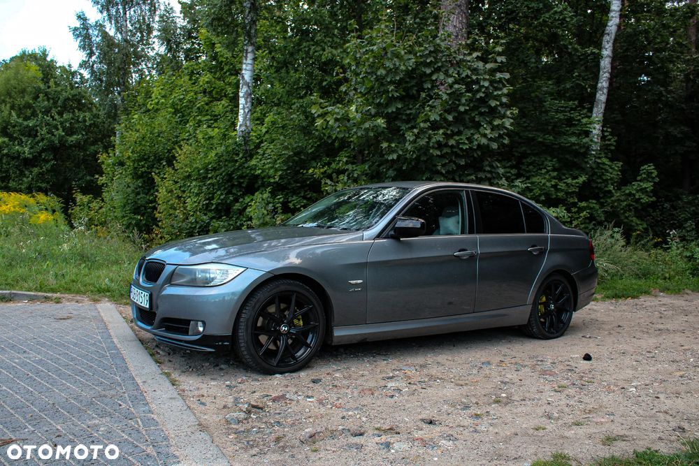 BMW Seria 3 320d xDrive - 29