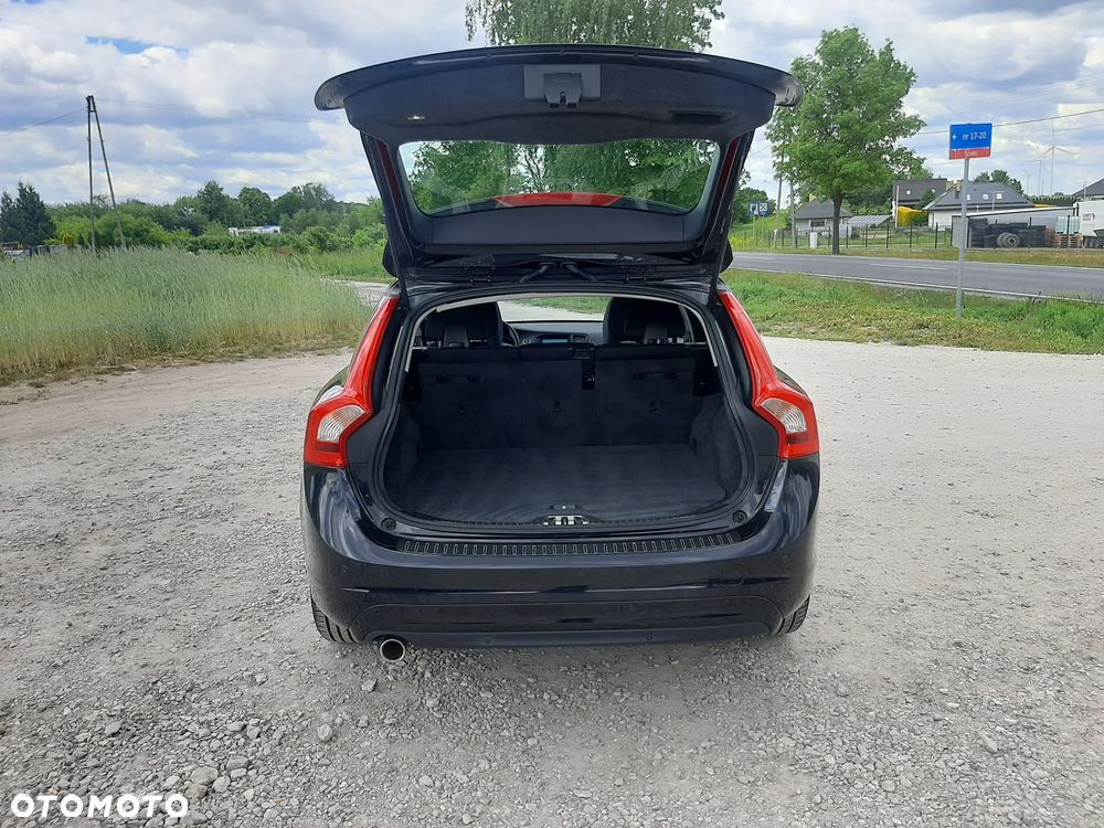 Volvo V60 D2 R-Design Momentum - 13