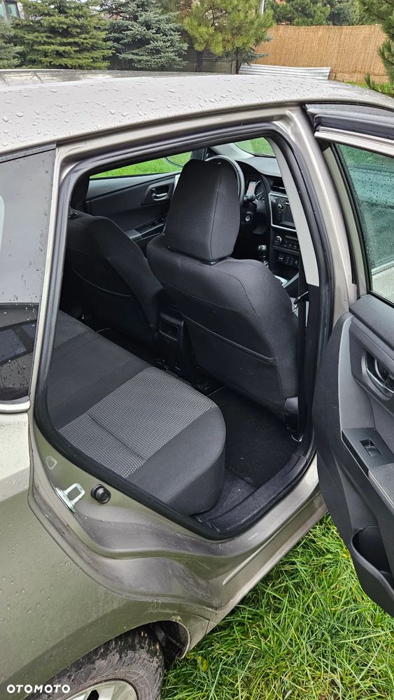 Toyota Auris 1.6 Premium Comfort - 20