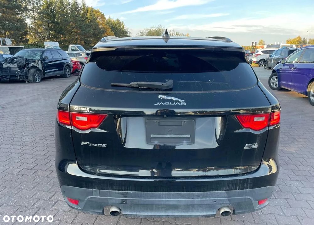 Jaguar F-Pace 2.0 i4P AWD R-Sport - 3