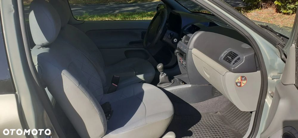 Renault Clio - 12
