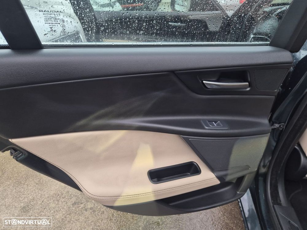 Jaguar XE 2.0 D Prestige - 10