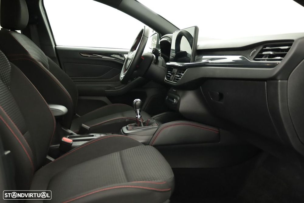 Ford Focus 1.0 EcoBoost MHEV ST-Line X - 21