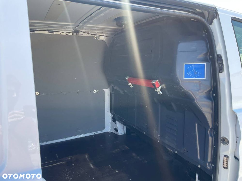 Mercedes-Benz Vito - 17