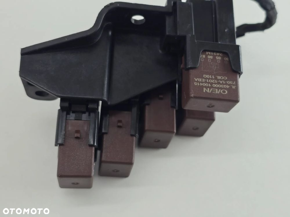 PRZEKAZNIK PRZEKAZNIKI BEZPIECZNIK TRIUMPH SCRAMBLER 400 SPEED - 12