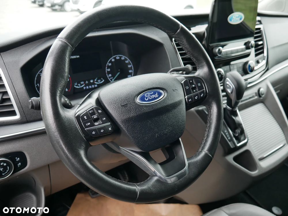 Ford Tourneo Custom 320 L2H1 VA Autm Titanium - 33