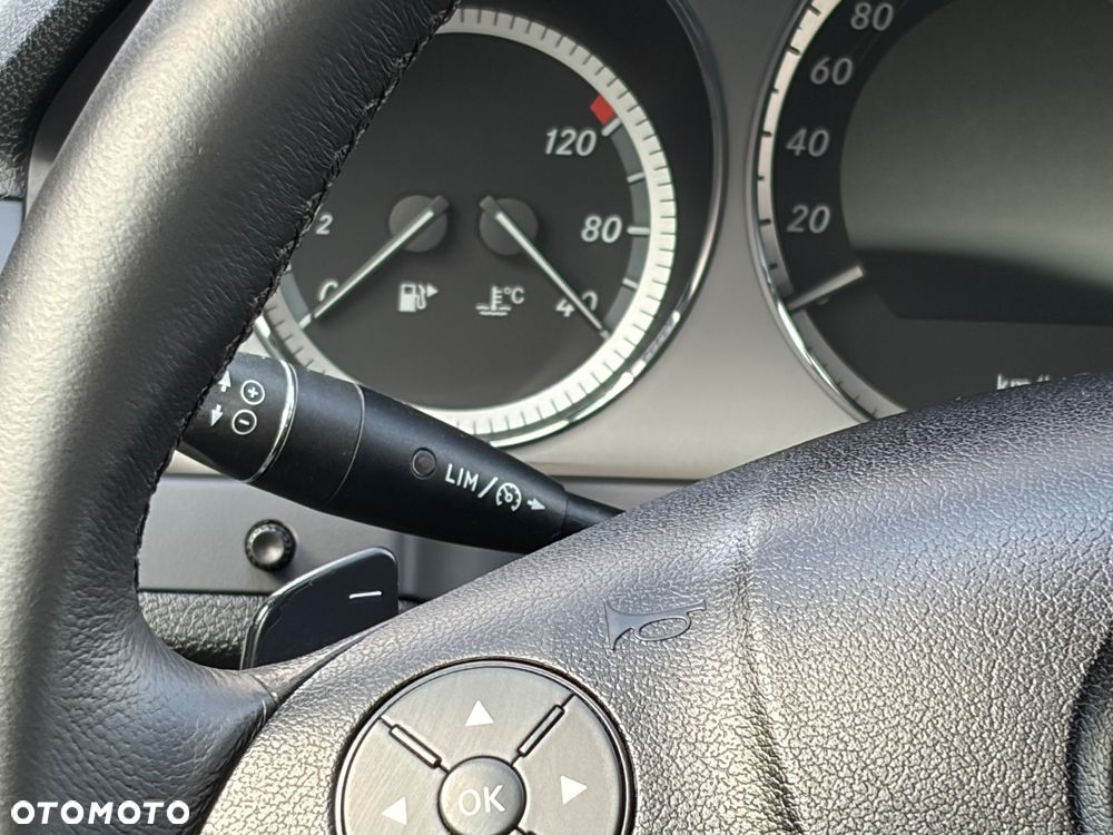 Mercedes-Benz Klasa C 180 Kompressor Automatik BlueEFFICIENCY Special Edition - 31