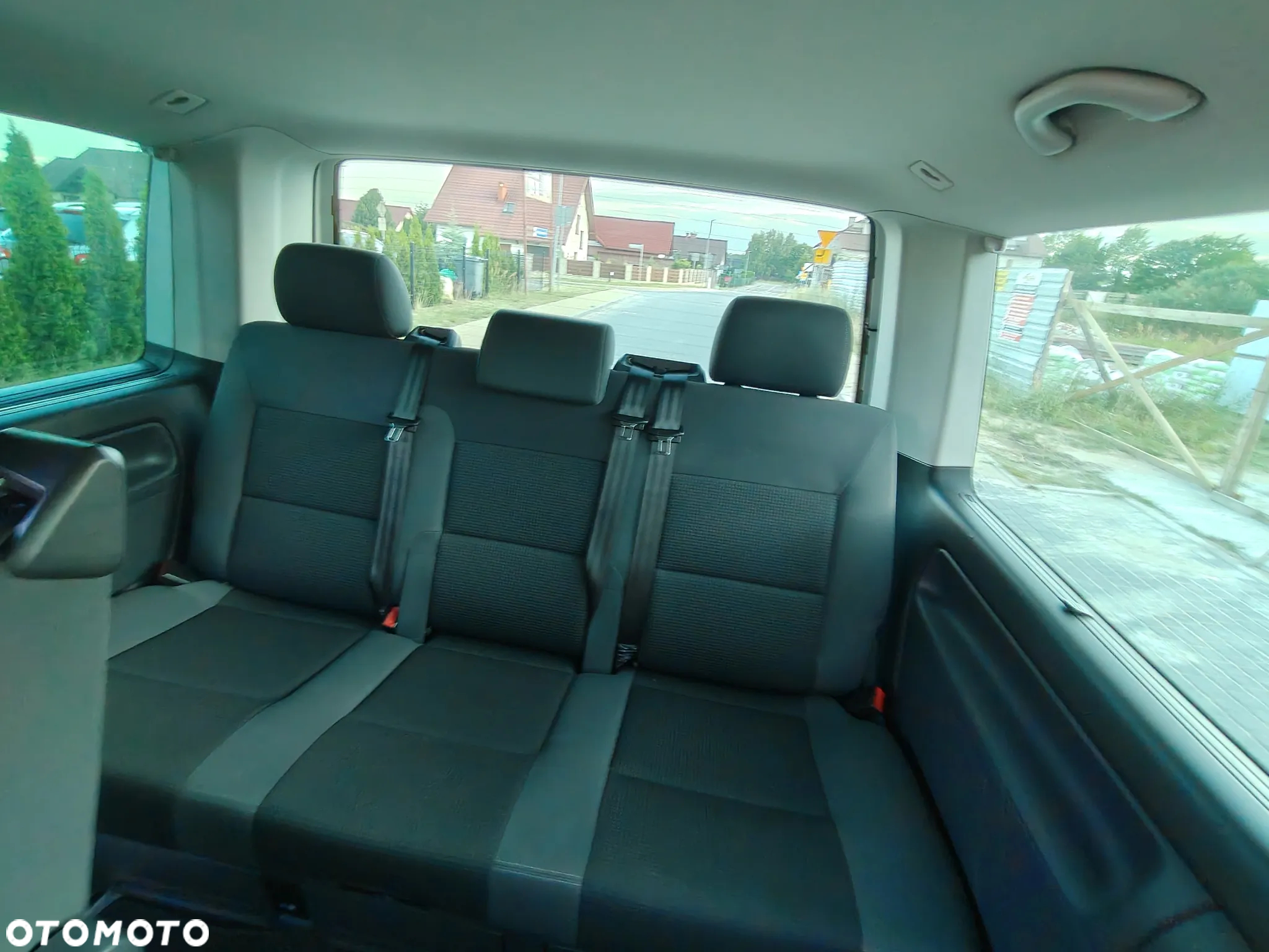 Volkswagen Multivan - 24