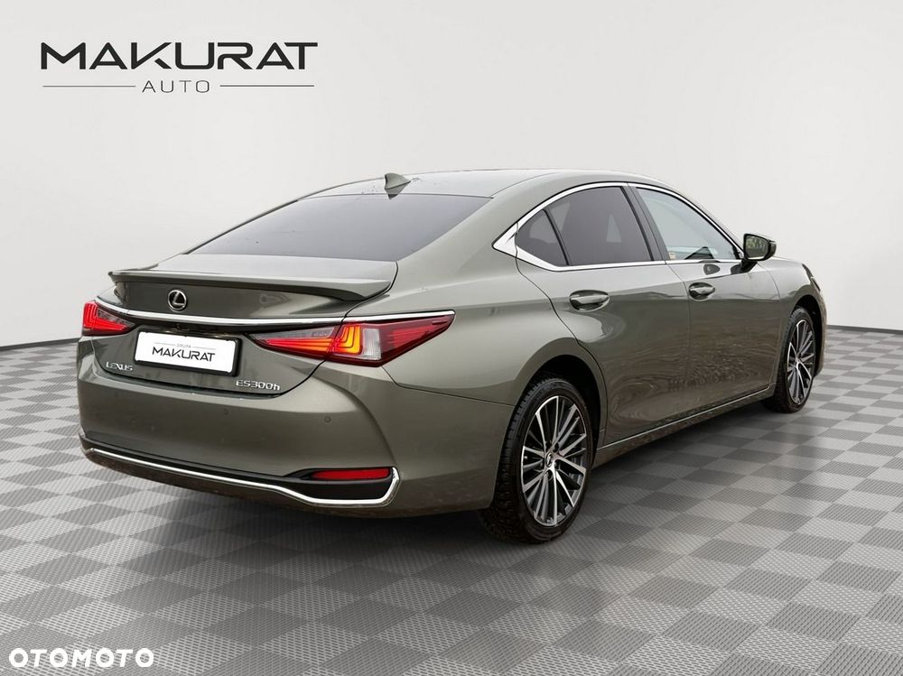 Lexus ES - 5