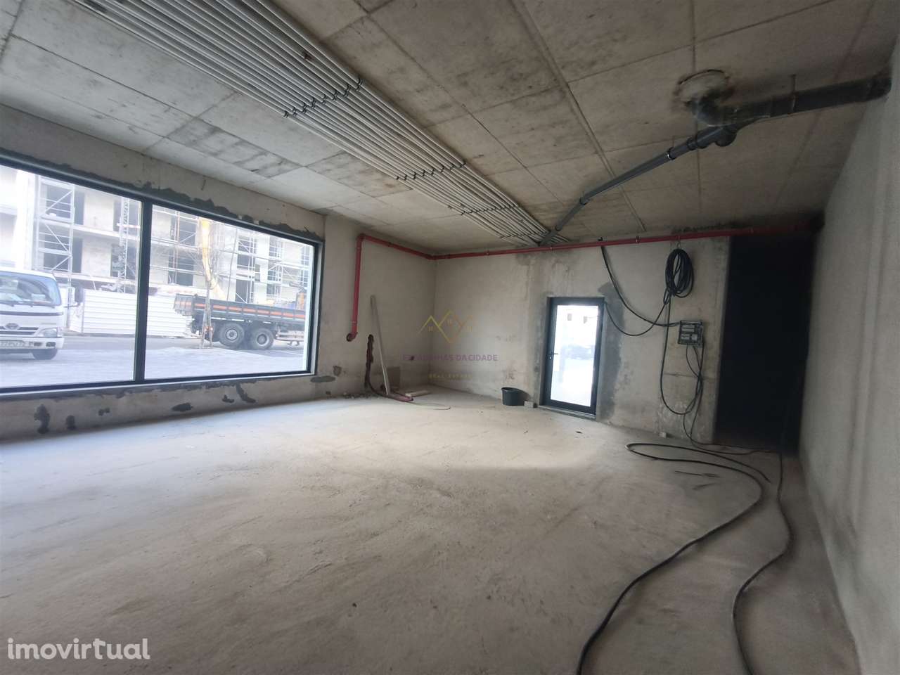 Invista Onde o Crescimento Está a Acontecer – Loja com 2 lugares de es - Grande imagem: 4/14