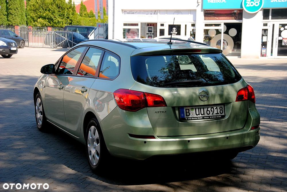 Opel Astra 1.6 Innovation - 8