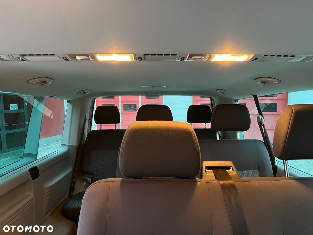 Volkswagen Caravelle - 22