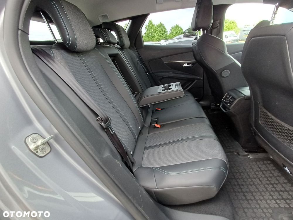 Peugeot 3008 1.5 BlueHDi Allure Pack S&S EAT8 - 34