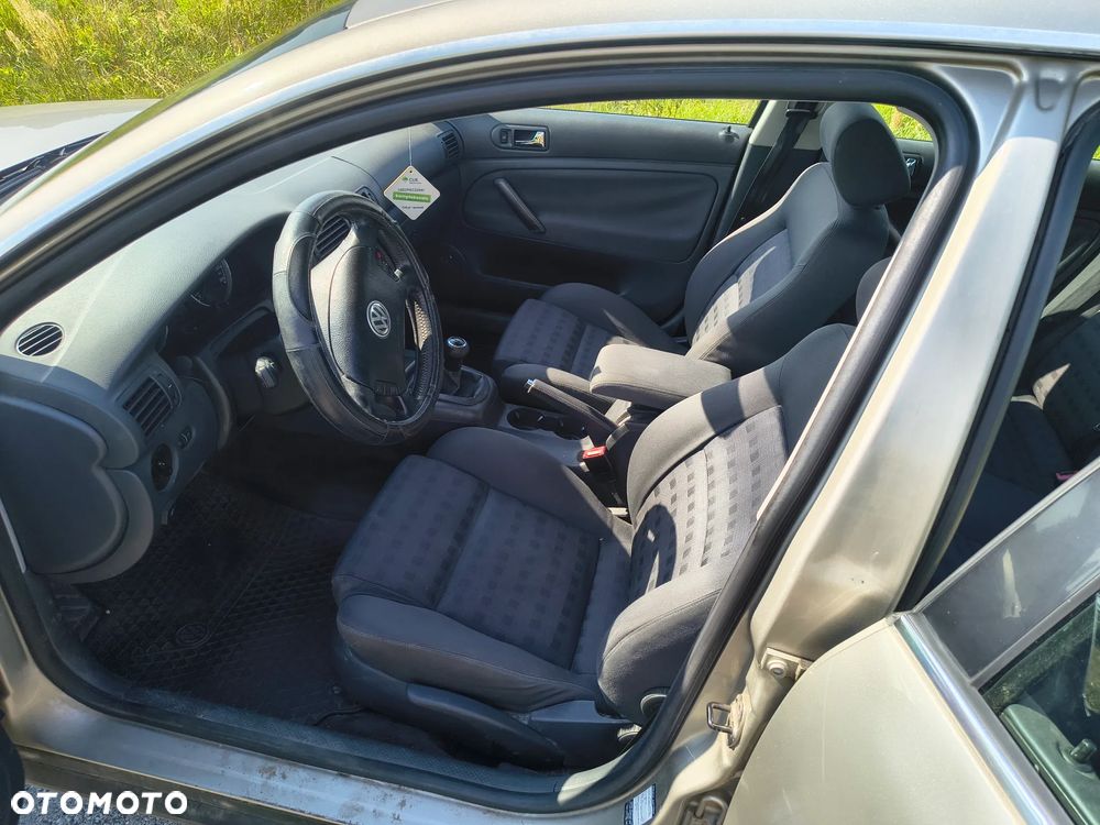 Volkswagen Passat 1.8T Comfortline - 15