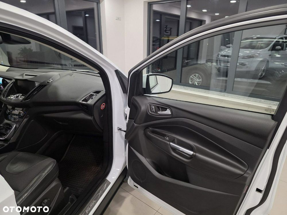 Ford Kuga 2.0 TDCi 4x4 Titanium - 17