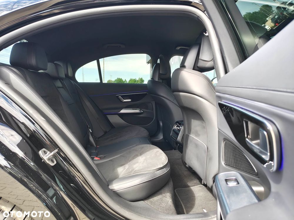 Mercedes-Benz Klasa E 220 d mHEV 4-Matic AMG 9G-Tronic - 14