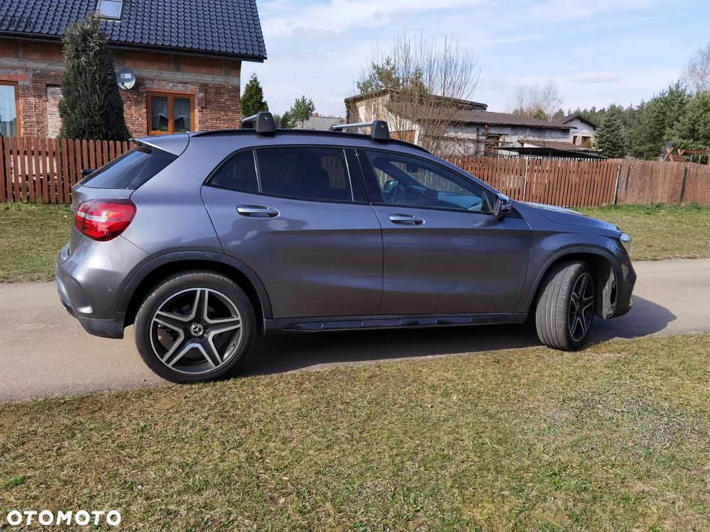 Mercedes-Benz GLA 200 7G-DCT AMG Line - 7