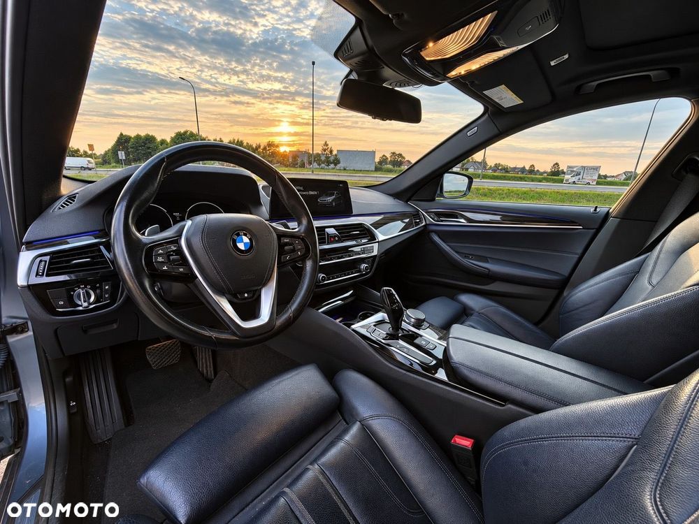 BMW Seria 5 530i GPF xDrive Sport Line sport - 25