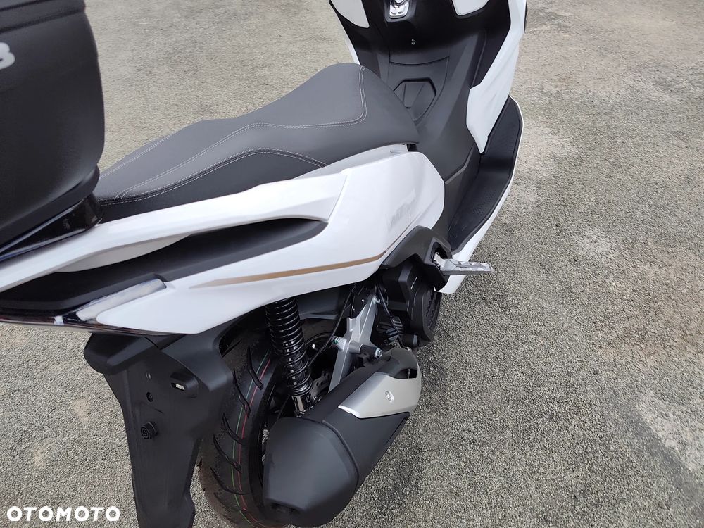 QJMOTOR MTX 125 - 17