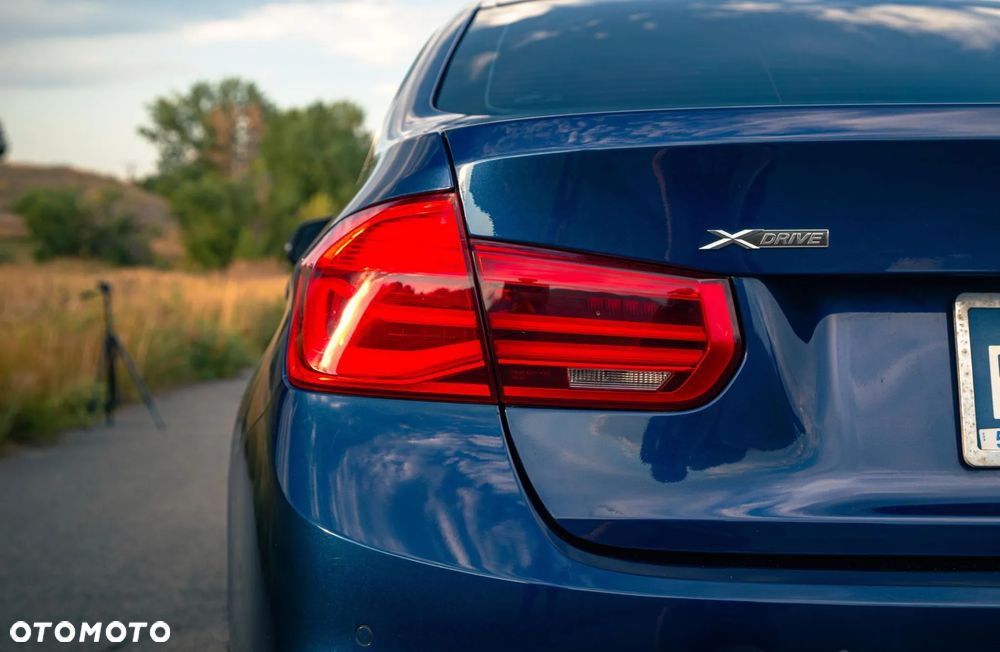 BMW Seria 3 328i xDrive Sport Line - 5