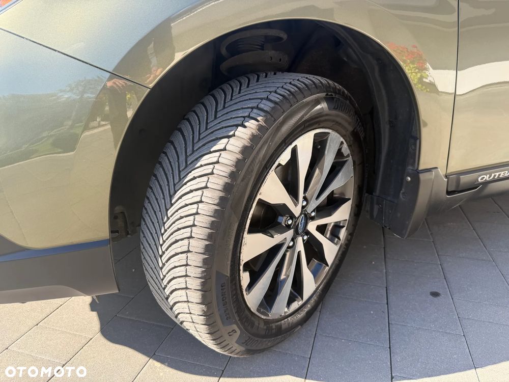 Subaru Outback 2.5i Exclusive - 12