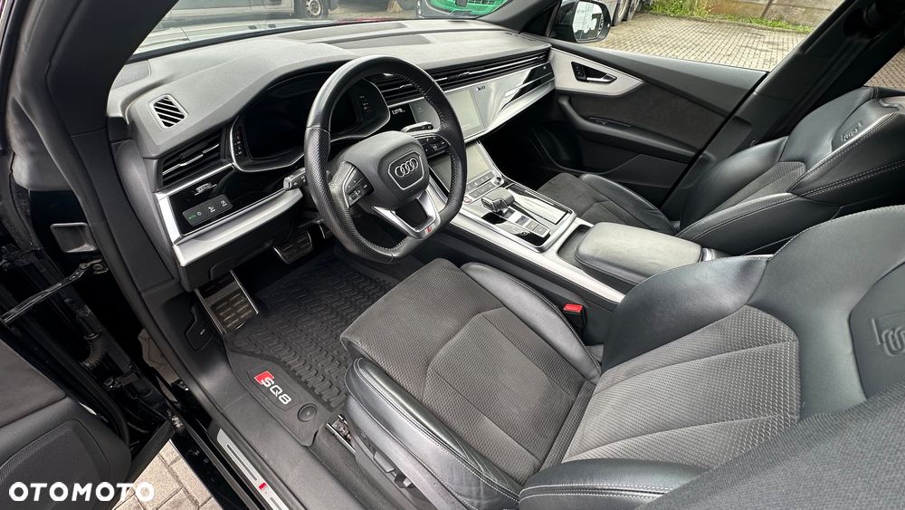 Audi SQ8 - 12