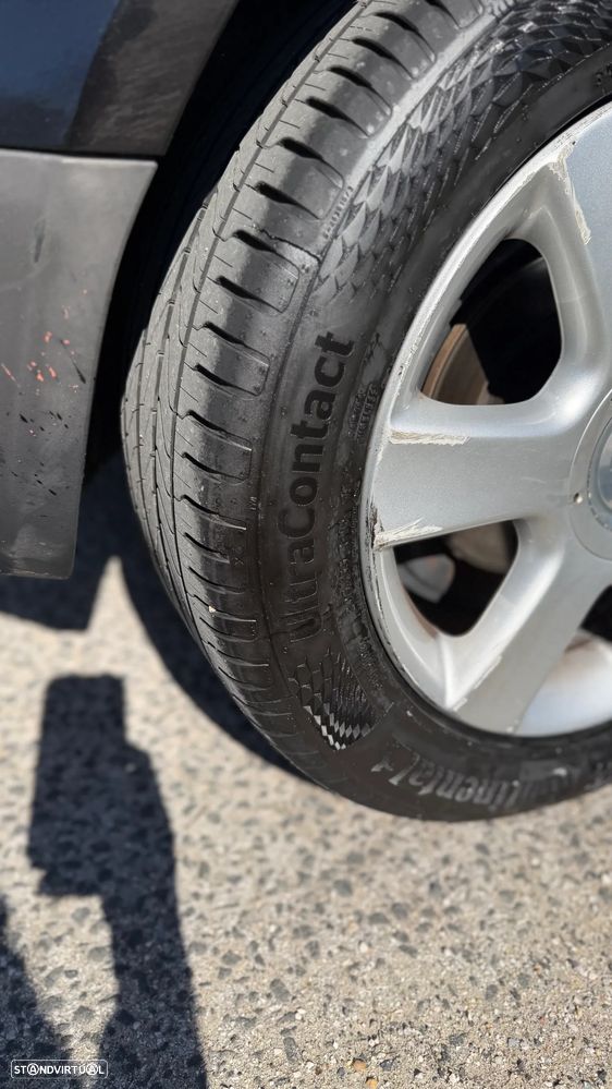 VW Golf 1.9 TDi Confortline DSG 7V - 7