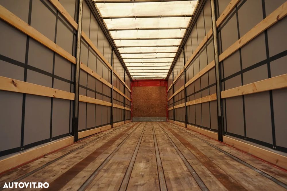 Fruehauf / SEMIREMORCĂ CU PRELATĂ (CURTAINSIDER) / TRANSPORT PALETI / PLATFORMĂ HIDRAULICĂ DHOLLANDIA - 2.000 KG / PODEA REZISTENTĂ (HEAVY-DUTY) / AXĂ LIFTABILĂ / AXE SAF / - 17