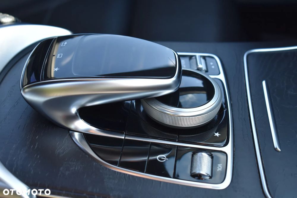 Mercedes-Benz Klasa C 250 (BlueTEC) d 4-Matic 7G-TRONIC - 29