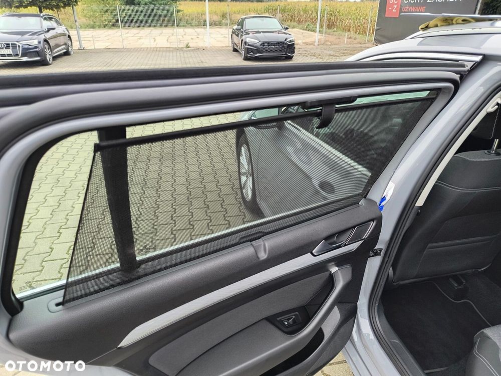 Volkswagen Passat - 33