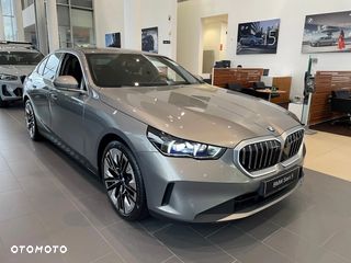 BMW Seria 5 520i mHEV