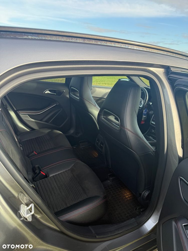 Mercedes-Benz GLA 220 4-Matic - 9