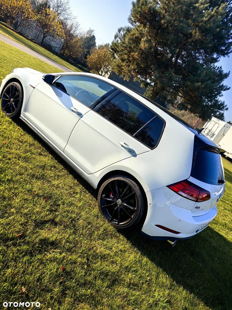 Volkswagen Golf GTI (BlueMotion Technology) DSG Performance - 4