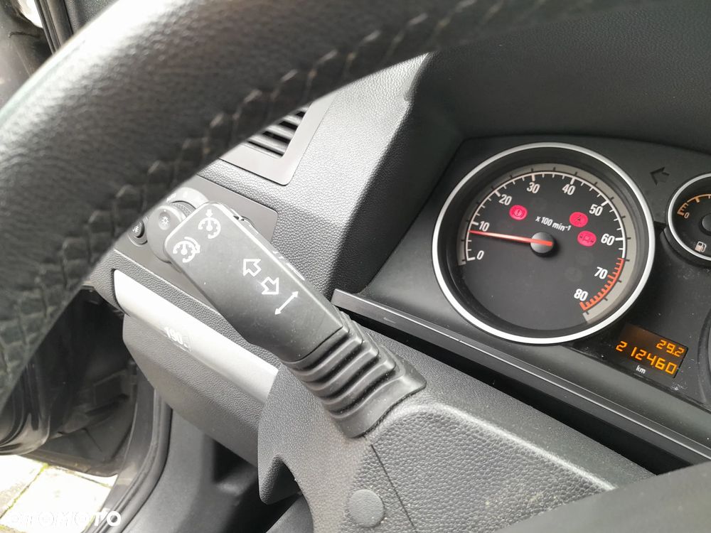 Opel Zafira 1.8 Enjoy - 24