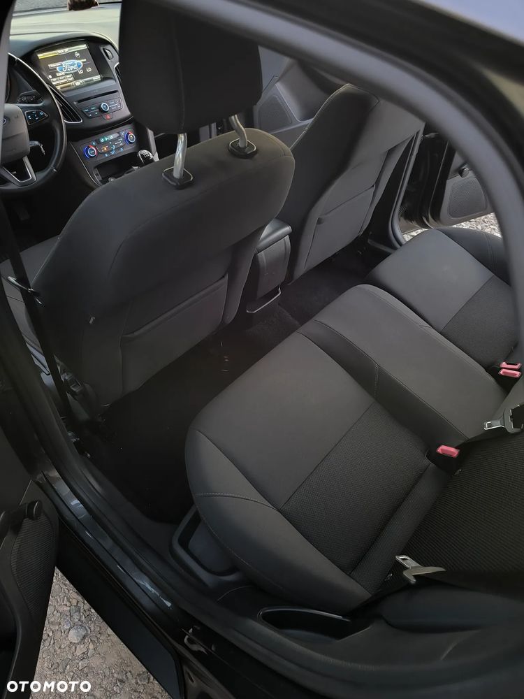 Ford Focus 1.0 EcoBoost Edition - 24