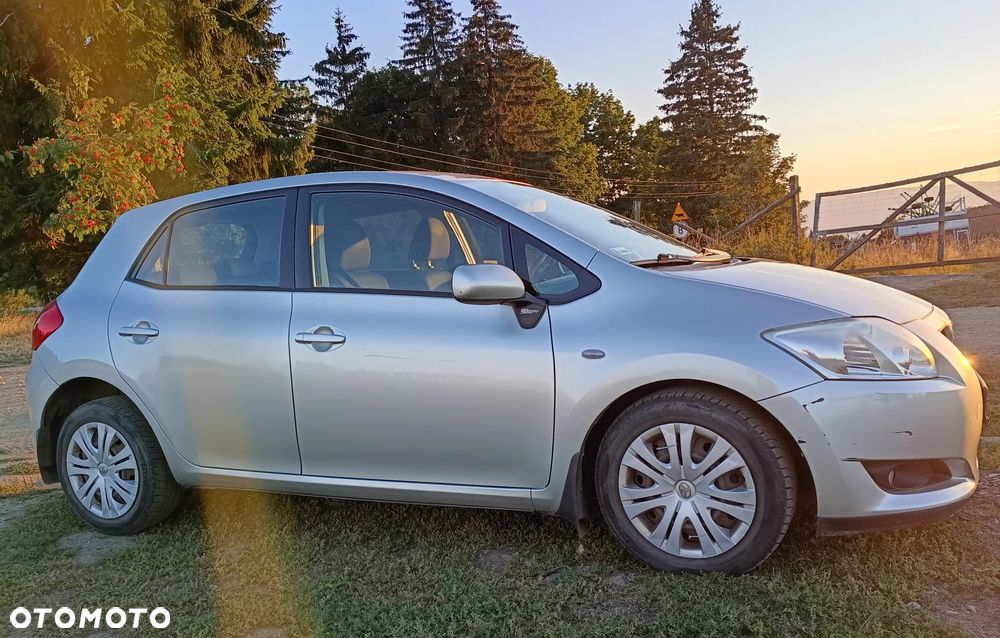 Toyota Auris 1.4 VVT-i Luna - 2