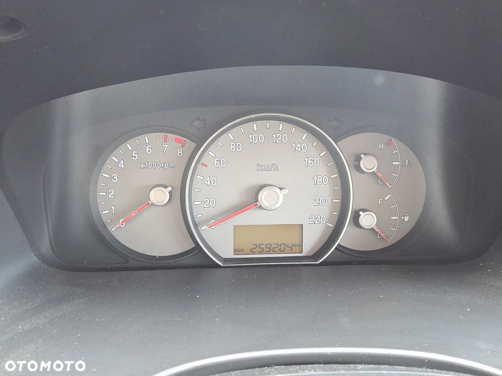 Kia Carens 2.0 EX - 11