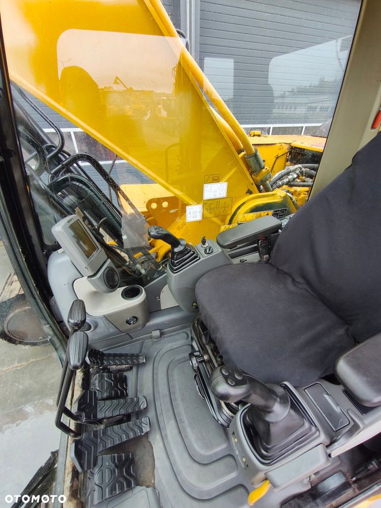 Caterpillar 330D - 6