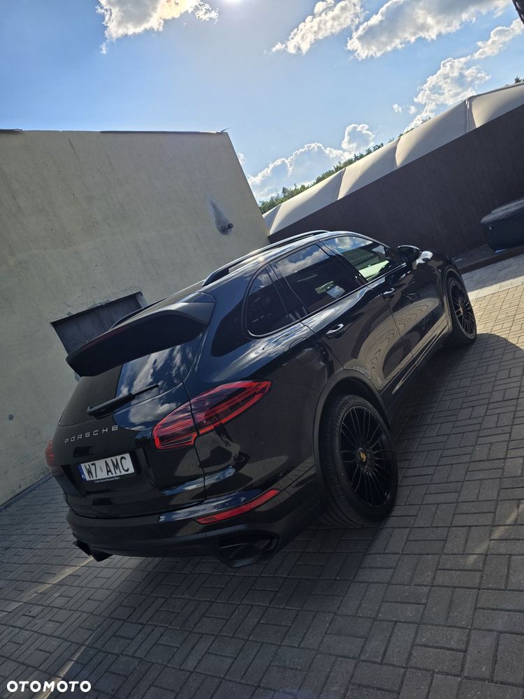 Porsche Cayenne - 4