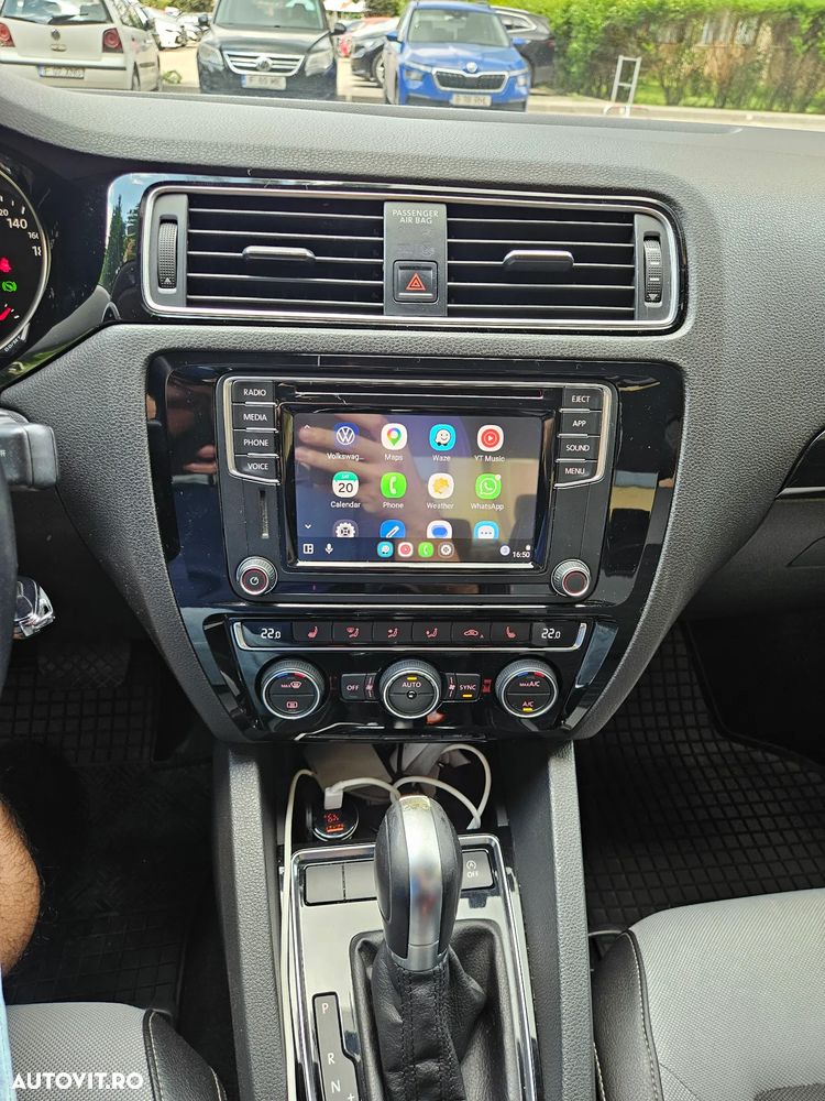Volkswagen Jetta 2.0 TDI DSG Comfortline - 6