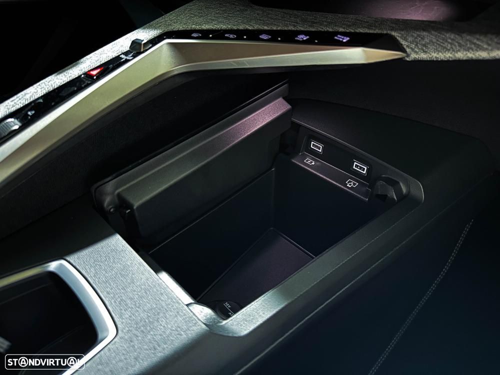 Peugeot E-3008 73 kWh GT - 36