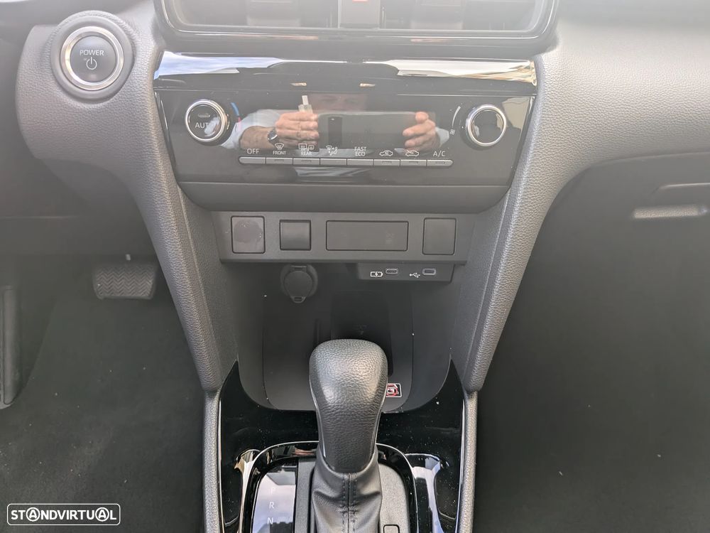 Toyota Yaris Cross 1.5 HDF Square Collection - 14