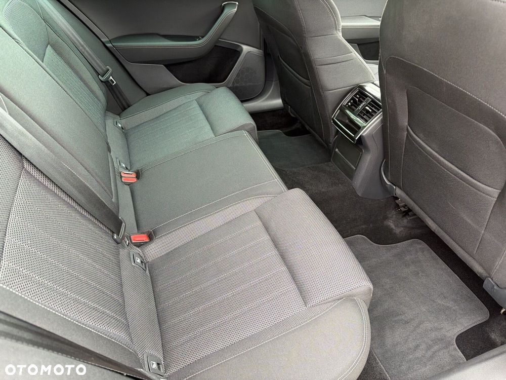Skoda Superb 2.0 TDI SCR Style DSG - 37