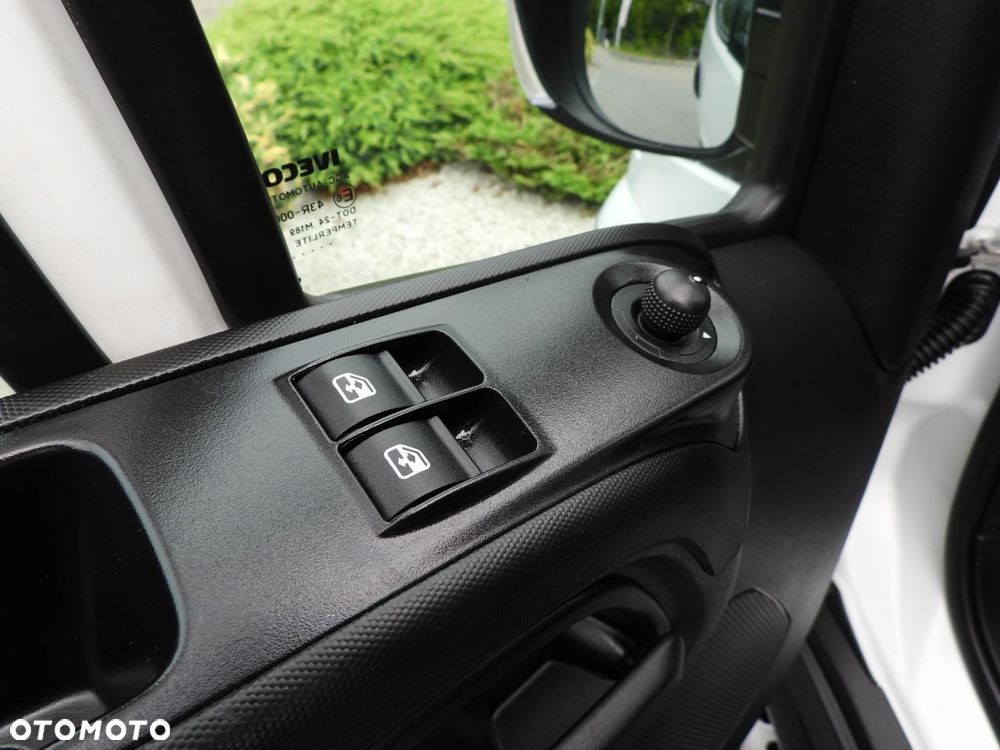Iveco DAILY 35S16 FURGON BRYGADÓWKA 7 MIEJSC AUTOMAT HI-MATIC KLIMATYZACJA  160KM - 24