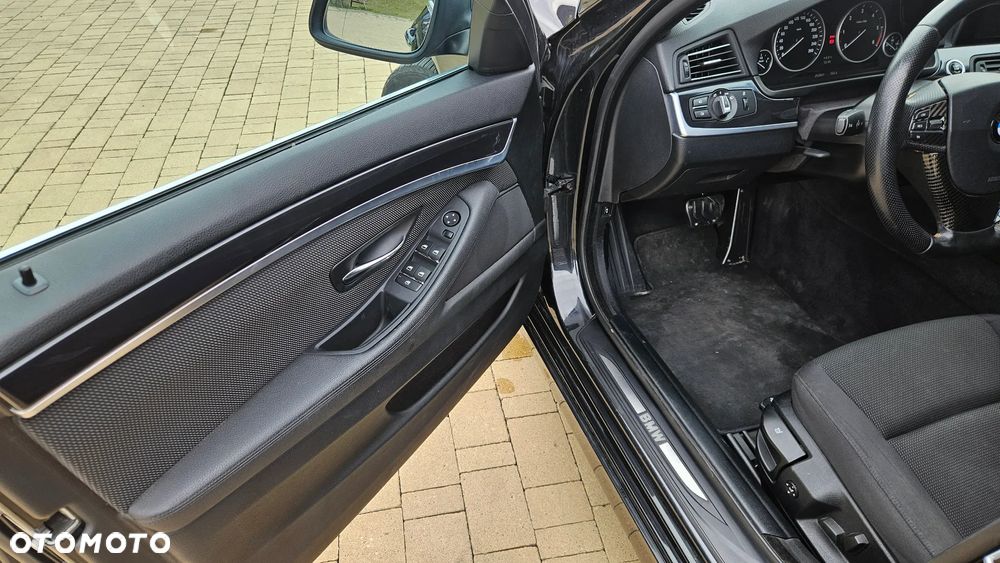 BMW Seria 5 525d xDrive Sport-Aut Modern Line - 15