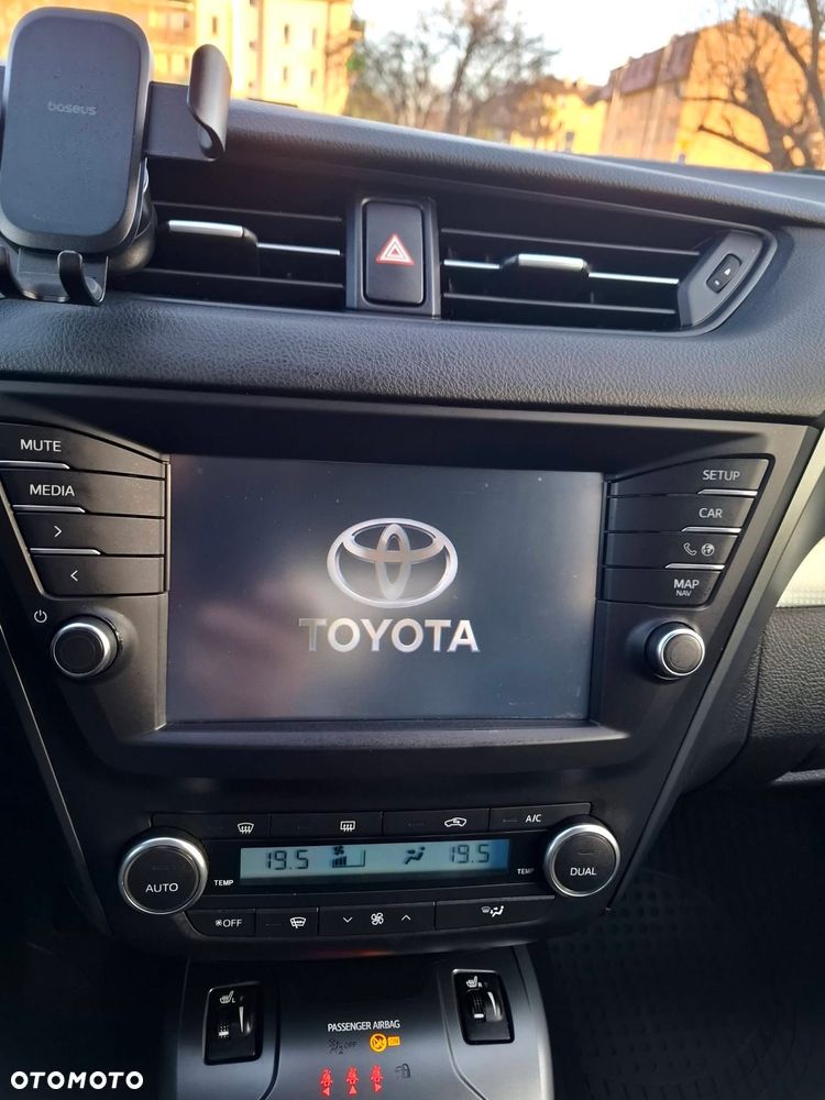 Toyota Avensis 2.0 Prestige MS - 13
