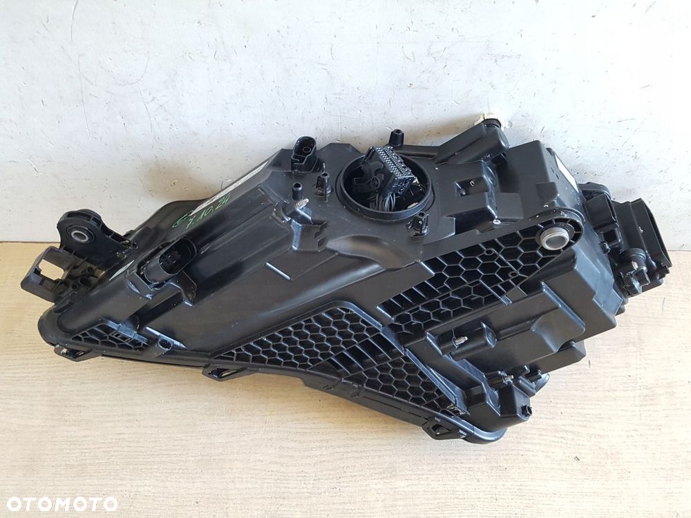 skoda superb iii 19^ prawy reflektor full led 3v1941016e ładny - 3