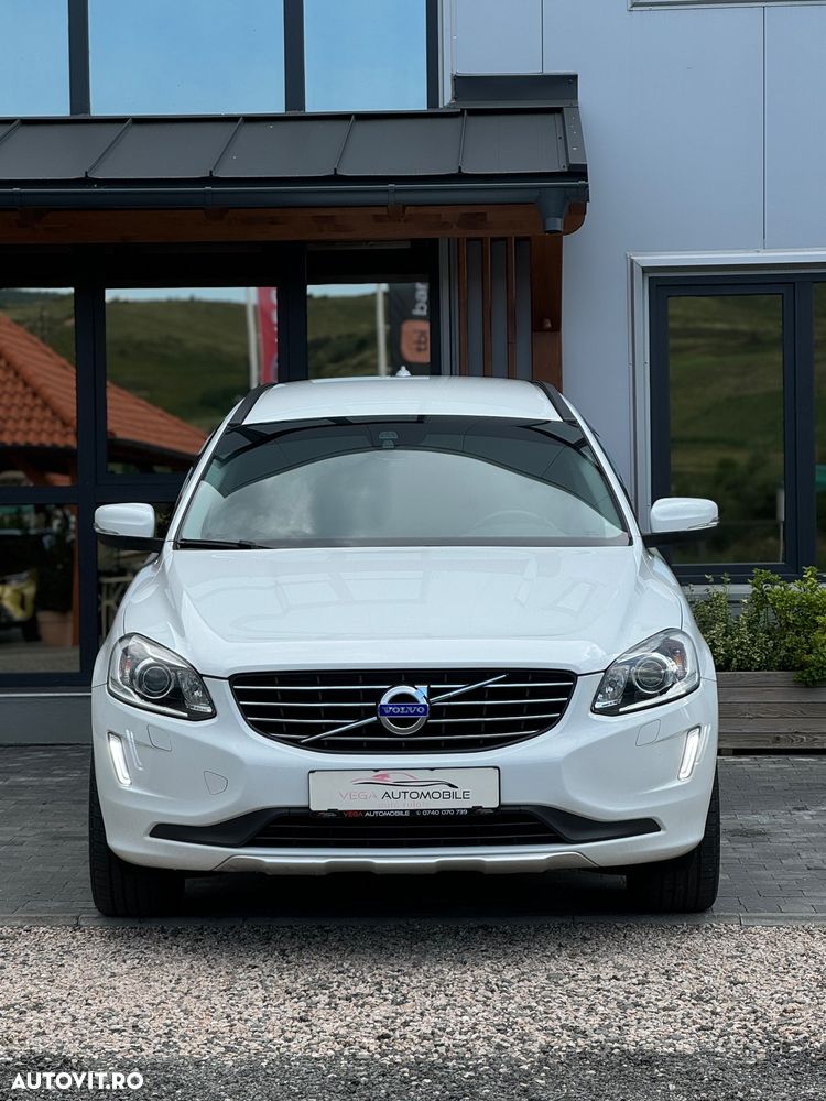 Volvo XC 60 D4 AWD Geartronic Momentum - 36